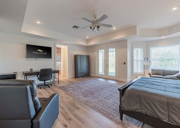 Park Manor-76 Park Manor-76